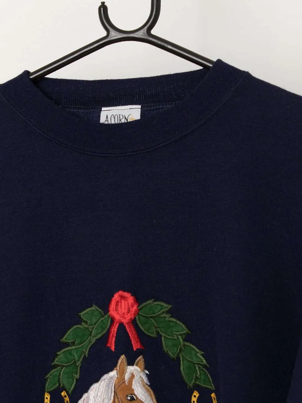 90s vintage horse embroidered navy sweatshirt – Medium