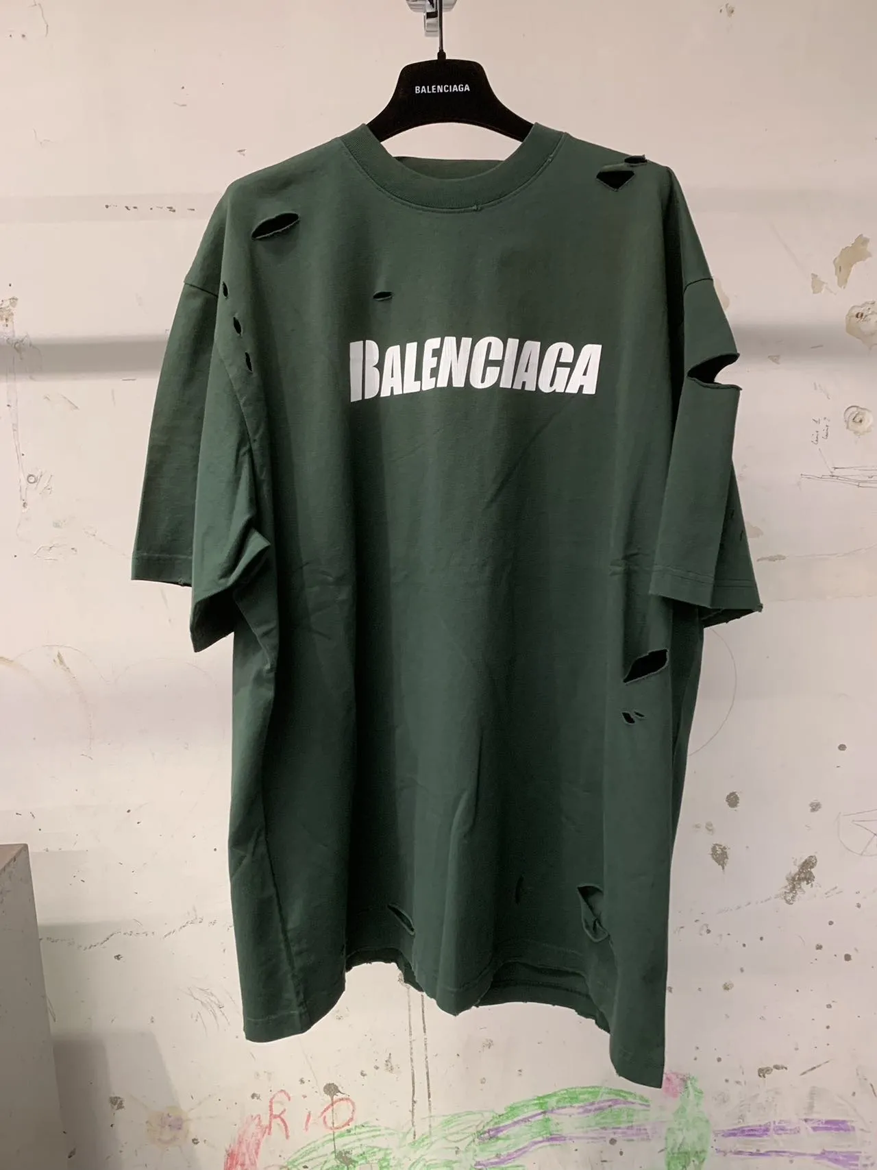 BALENCIAGA  |BALENCIAGA CAPS DESTROYED Oversized T-shirt