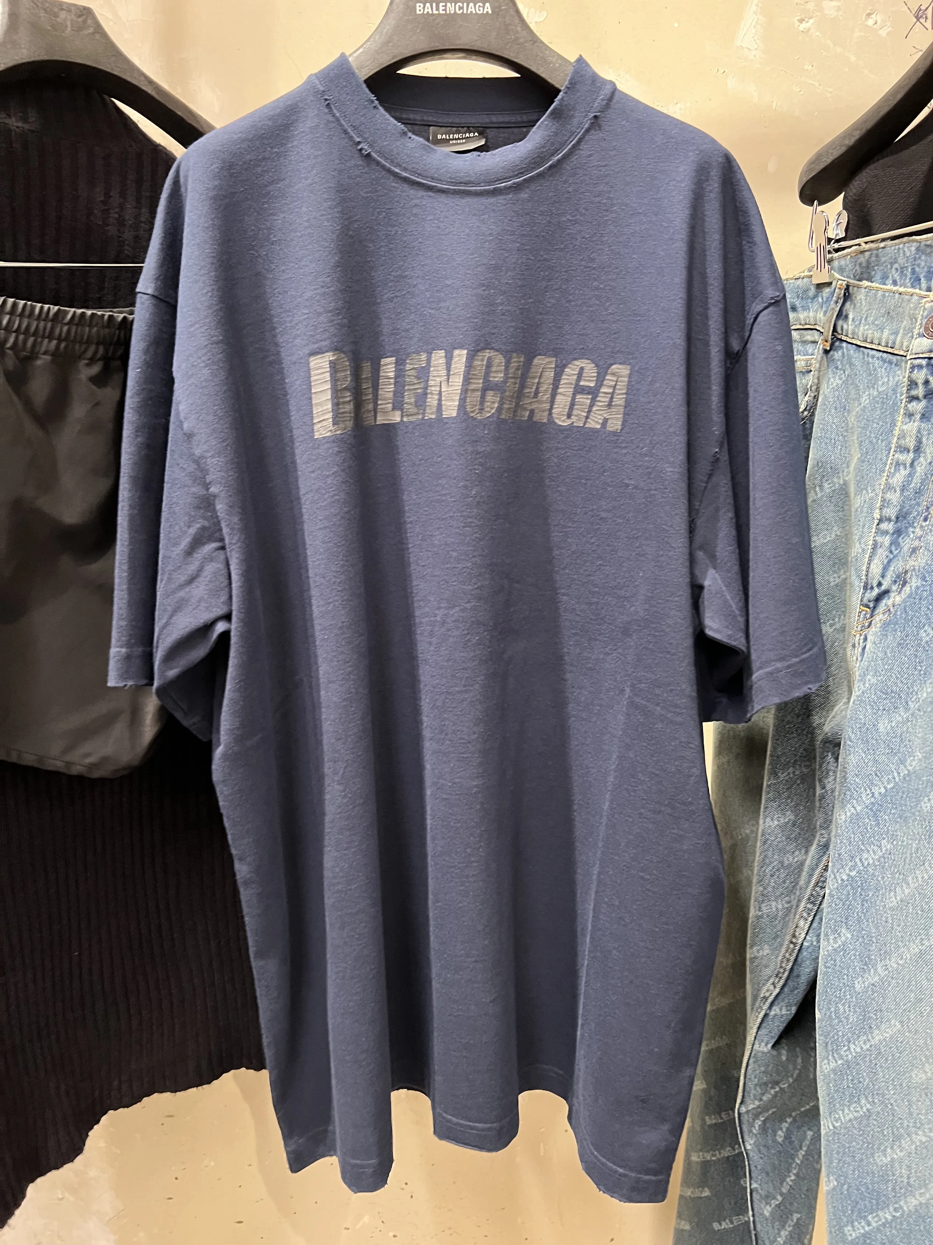 BALENCIAGA  |BALENCIAGA CAPS DESTROYED Oversized T-shirt