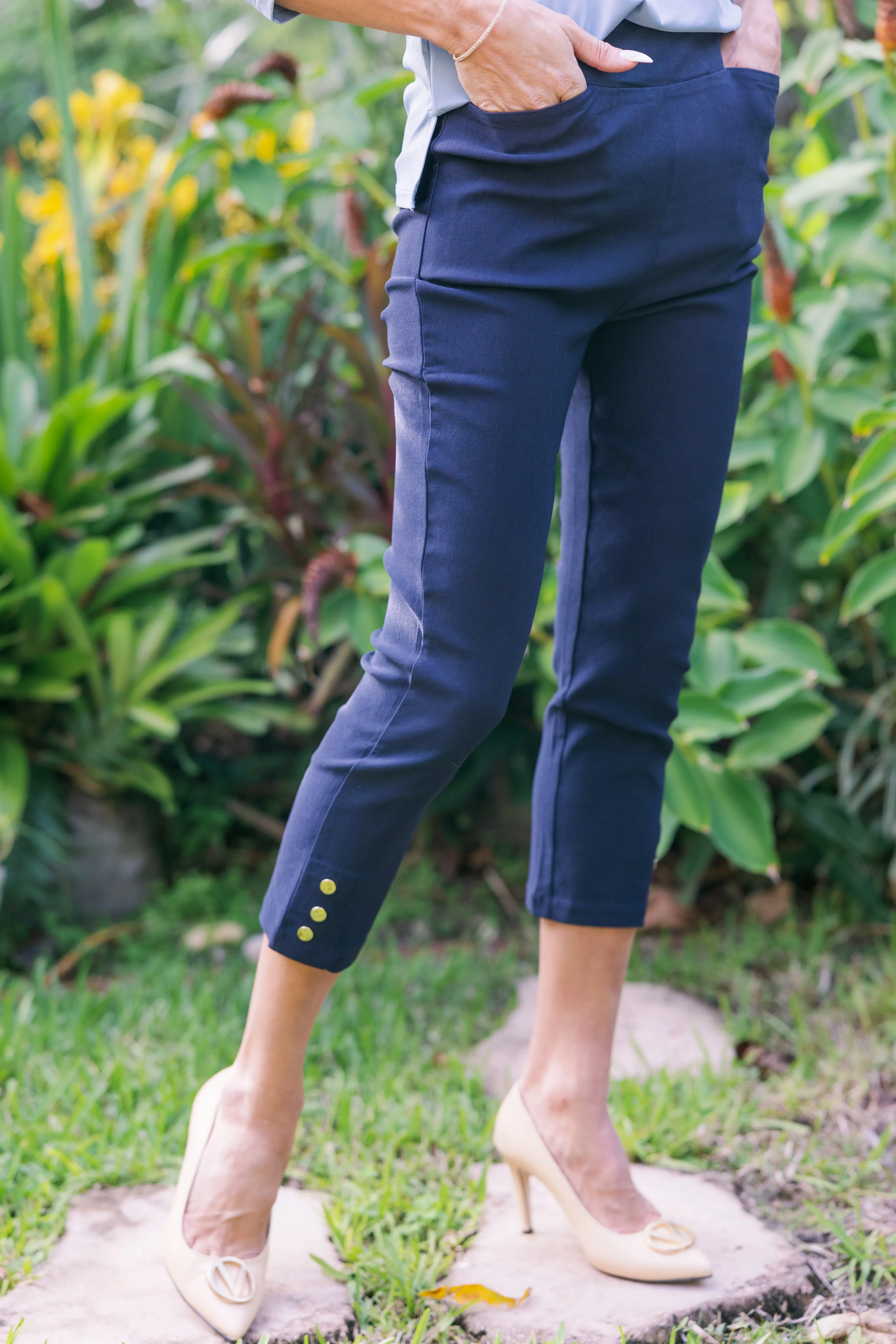 Capri Pants Solid Navy