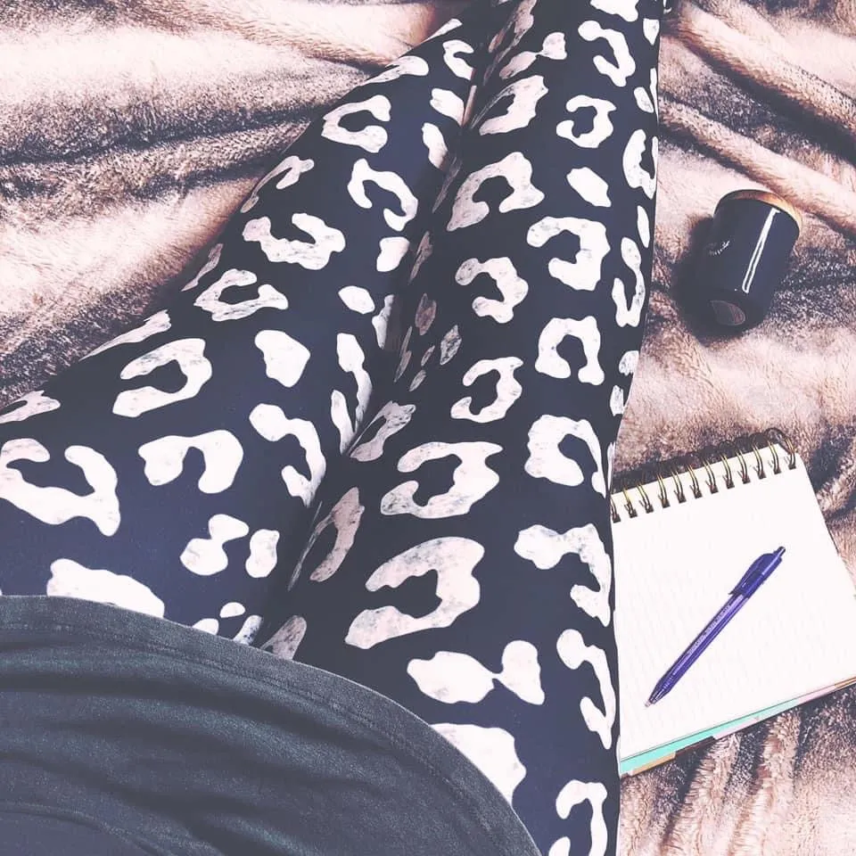 Snow Leopard Soft Leggings