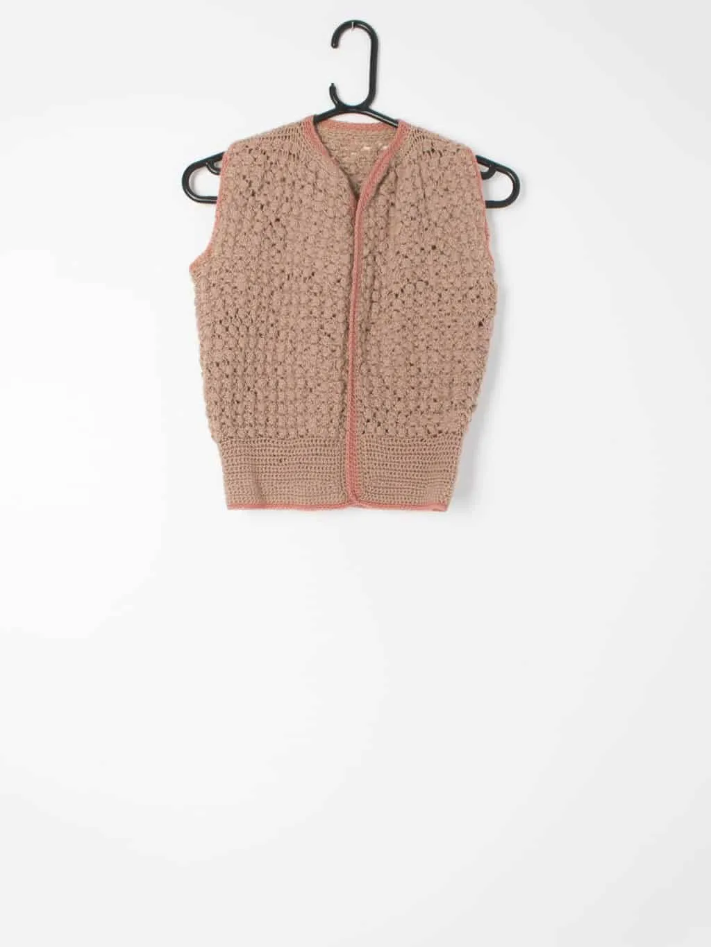 Womens vintage 1940s crochet vest / edge to edge sleeveless cardigan hand knitted – XS